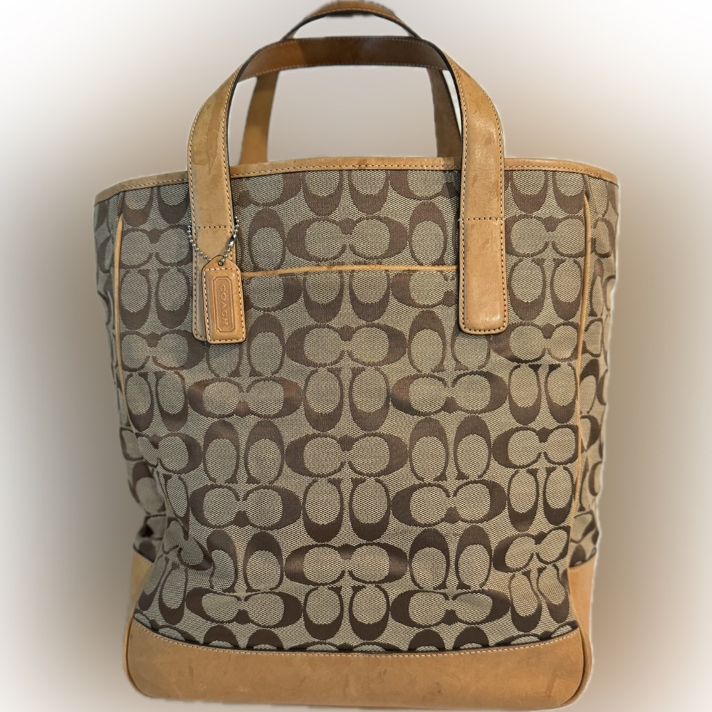 Vintage Coach Tote bag with signature C's.